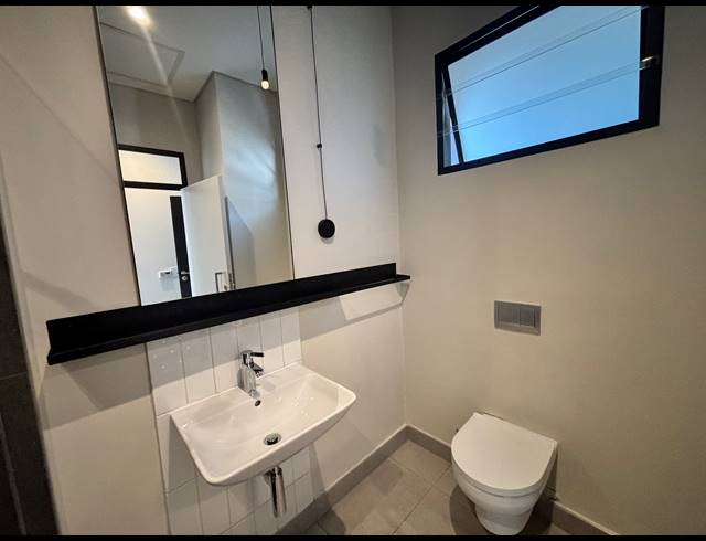 1 BEDROOM APARTMENT FOR SALE IN SANDOWN